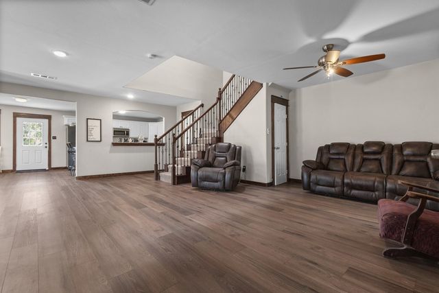 14847 N 3rd Street, Scurry, TX 75158