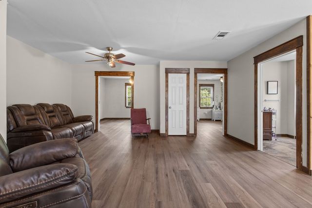 14847 N 3rd Street, Scurry, TX 75158
