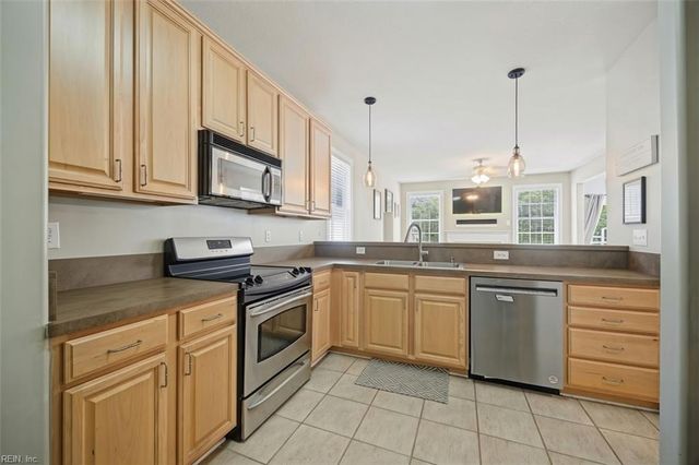 1177 Treefern DR, Virginia Beach, VA 23451