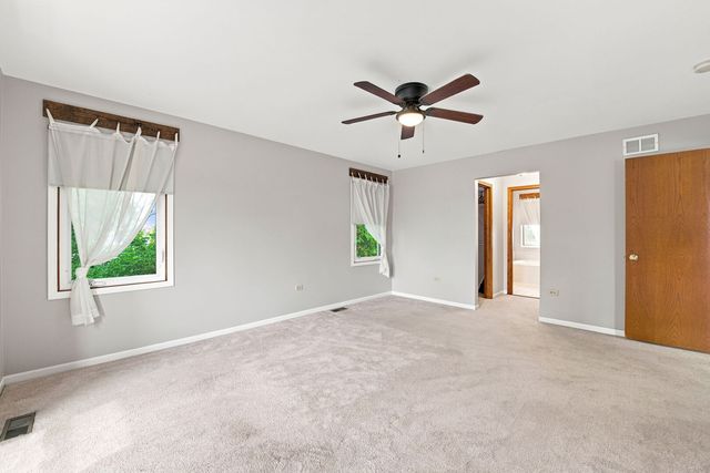 10 Timber Mill Court, Bolingbrook, IL 60490