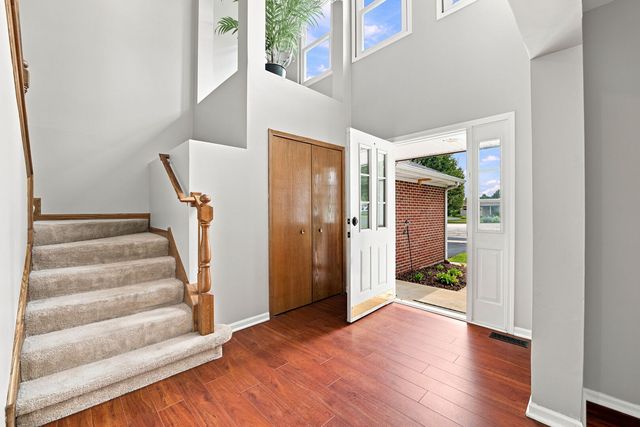 10 Timber Mill Court, Bolingbrook, IL 60490