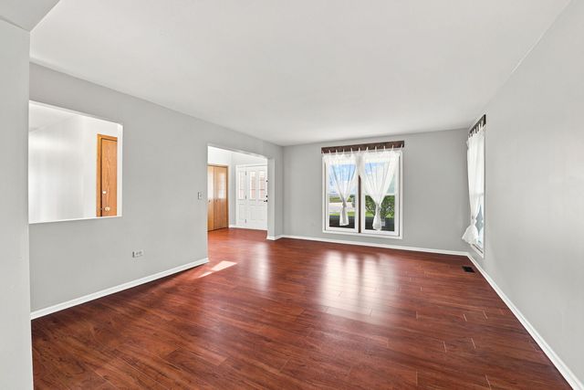 10 Timber Mill Court, Bolingbrook, IL 60490