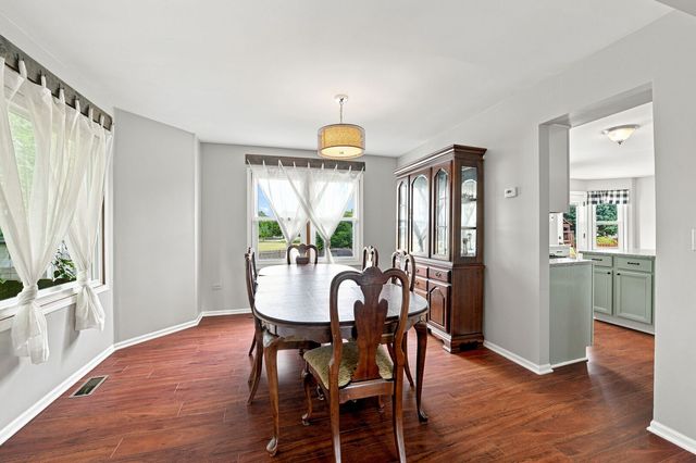 10 Timber Mill Court, Bolingbrook, IL 60490