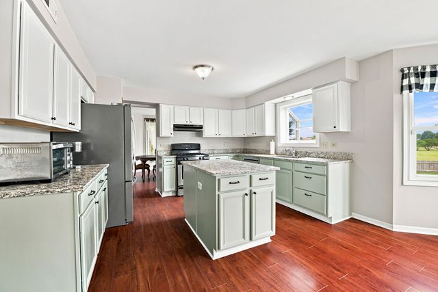 10 Timber Mill Court, Bolingbrook, IL 60490