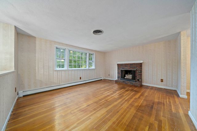 23 Acorn Circle, Hanover, MA 02339