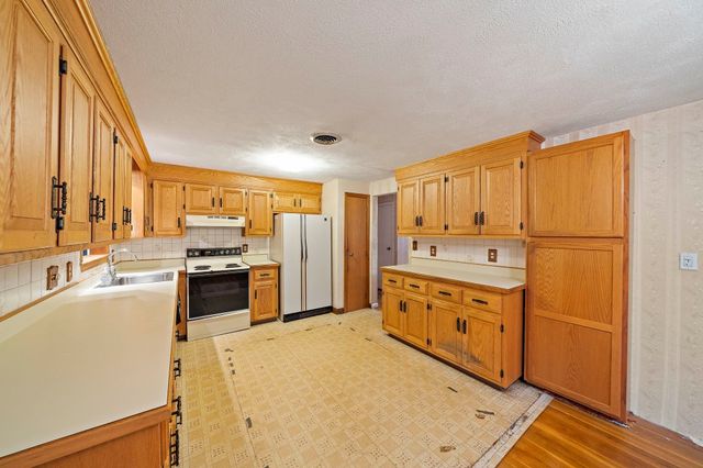 23 Acorn Circle, Hanover, MA 02339
