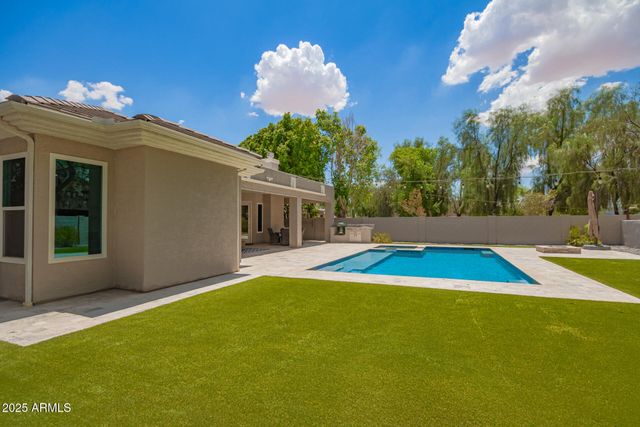 5020 S MCCLELLAND Drive, Chandler, AZ 85248