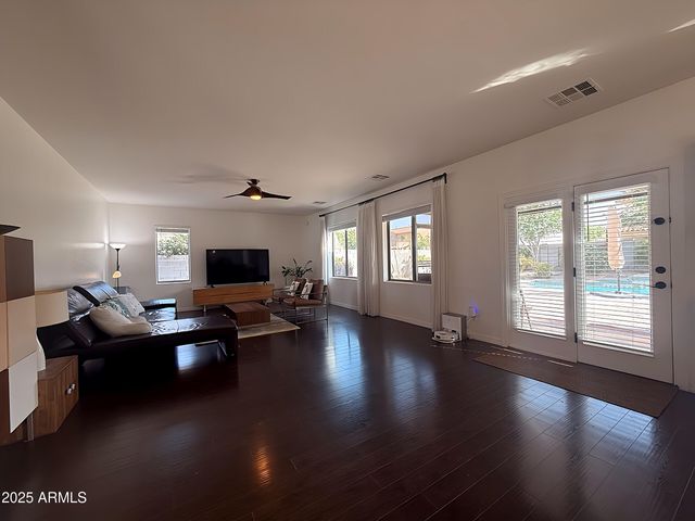 1293 E Walnut Road, Gilbert, AZ 85298