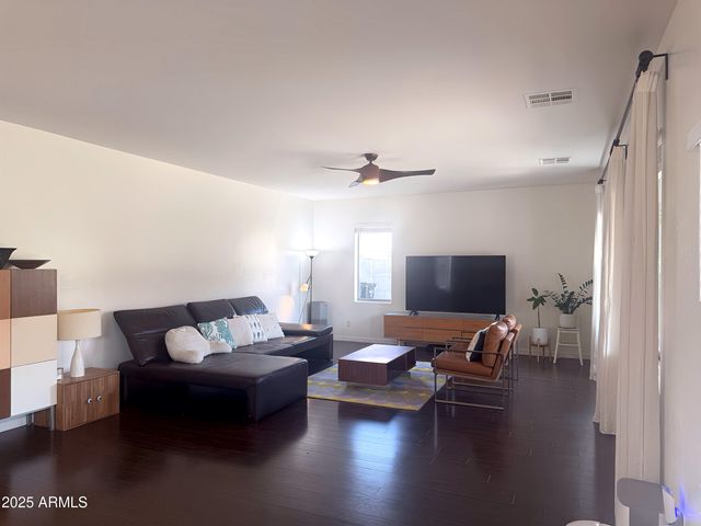 1293 E Walnut Road, Gilbert, AZ 85298