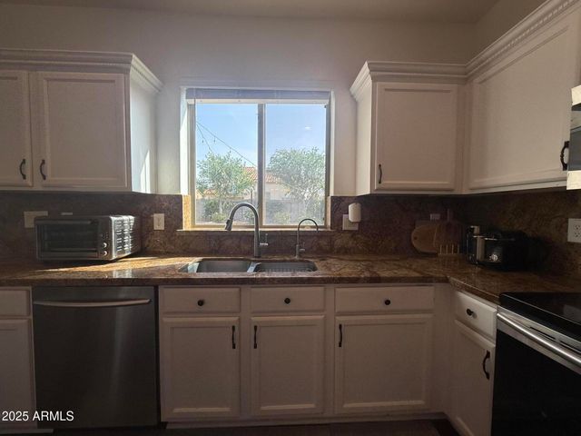 1293 E Walnut Road, Gilbert, AZ 85298
