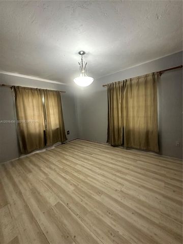 1427 N 26th Ave, Hollywood, FL 33020