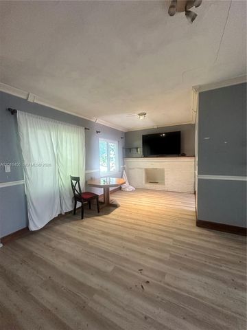 1427 N 26th Ave, Hollywood, FL 33020