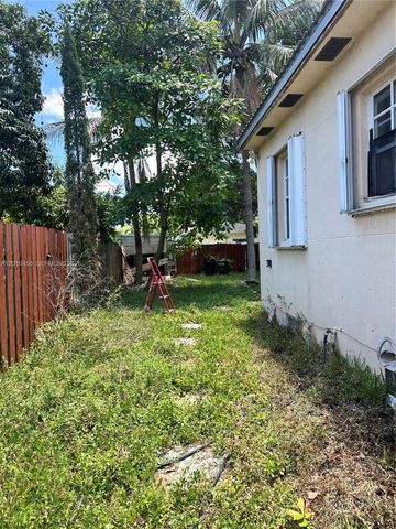1427 N 26th Ave, Hollywood, FL 33020