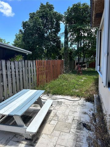 1427 N 26th Ave, Hollywood, FL 33020