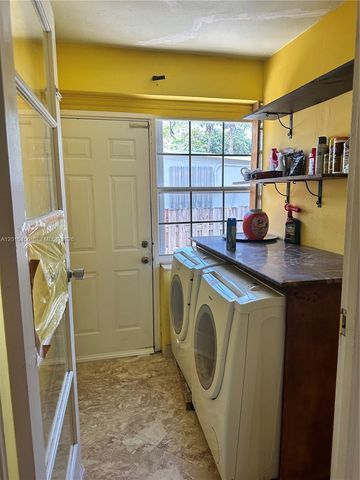 1427 N 26th Ave, Hollywood, FL 33020