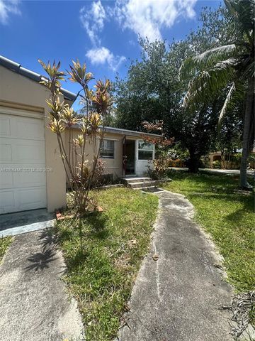 1427 N 26th Ave, Hollywood, FL 33020