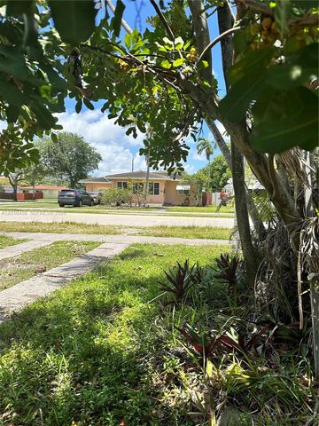 1427 N 26th Ave, Hollywood, FL 33020