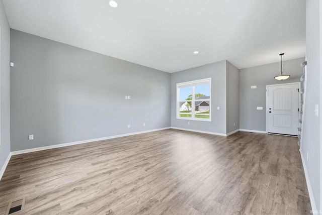 1513 Grasberg Cove, Fort Wayne, IN 46845