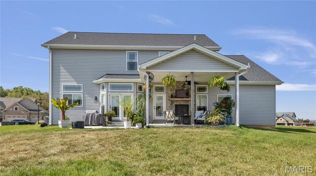 1016 Bellevaux Place, St Charles, MO 63301