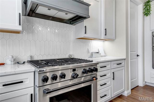 1016 Bellevaux Place, St Charles, MO 63301