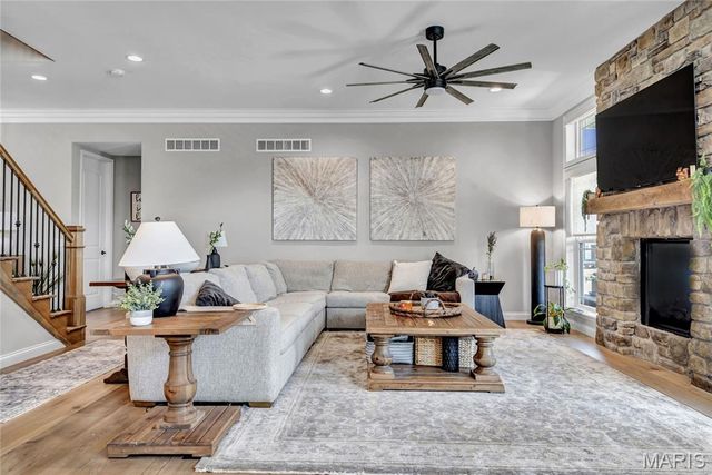 1016 Bellevaux Place, St Charles, MO 63301