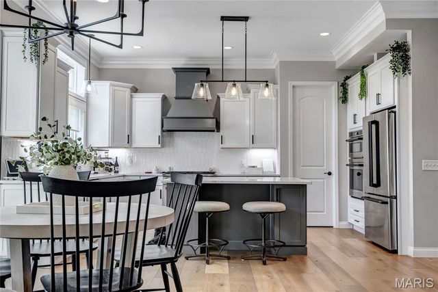 1016 Bellevaux Place, St Charles, MO 63301