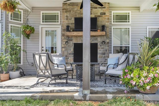 1016 Bellevaux Place, St Charles, MO 63301