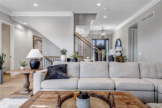 1016 Bellevaux Place, St Charles, MO 63301