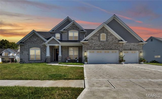 1016 Bellevaux Place, St Charles, MO 63301