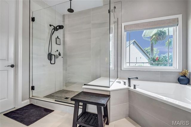 1016 Bellevaux Place, St Charles, MO 63301