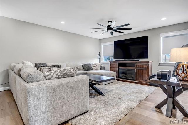 1016 Bellevaux Place, St Charles, MO 63301