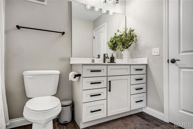 1016 Bellevaux Place, St Charles, MO 63301