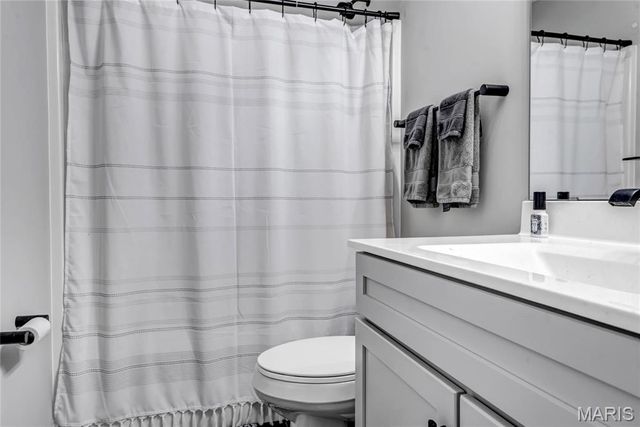 1016 Bellevaux Place, St Charles, MO 63301