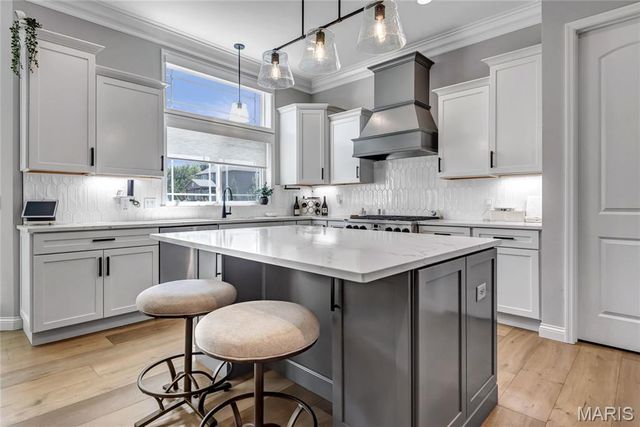 1016 Bellevaux Place, St Charles, MO 63301