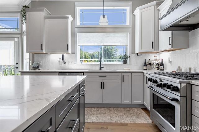 1016 Bellevaux Place, St Charles, MO 63301