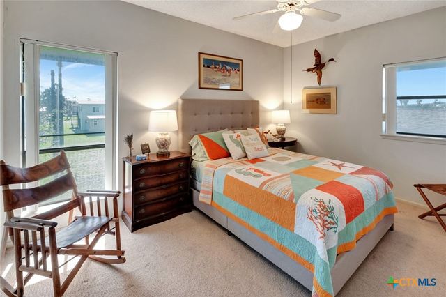 106 E Adams Avenue, Port O'connor, TX 77982