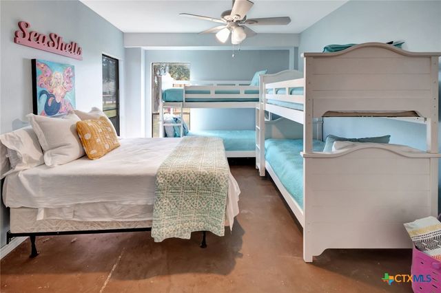 106 E Adams Avenue, Port O'connor, TX 77982