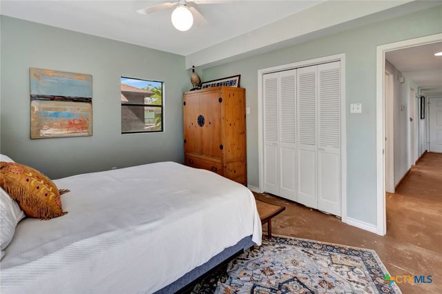 106 E Adams Avenue, Port O'connor, TX 77982