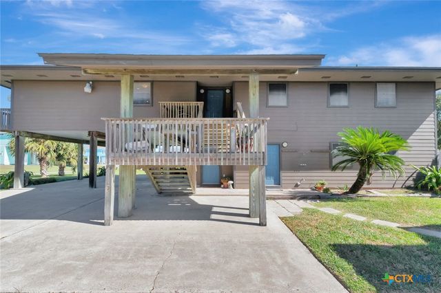 106 E Adams Avenue, Port O'connor, TX 77982