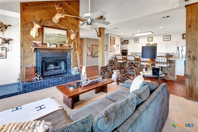 106 E Adams Avenue, Port O'connor, TX 77982