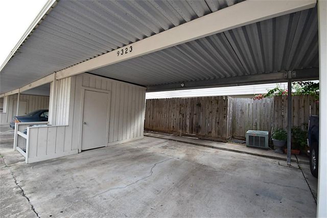 9323 Westwood Village Drive 6, Houston, TX 77036