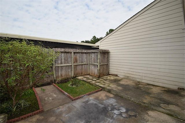 9323 Westwood Village Drive 6, Houston, TX 77036