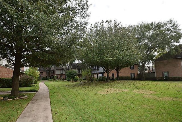 9323 Westwood Village Drive 6, Houston, TX 77036
