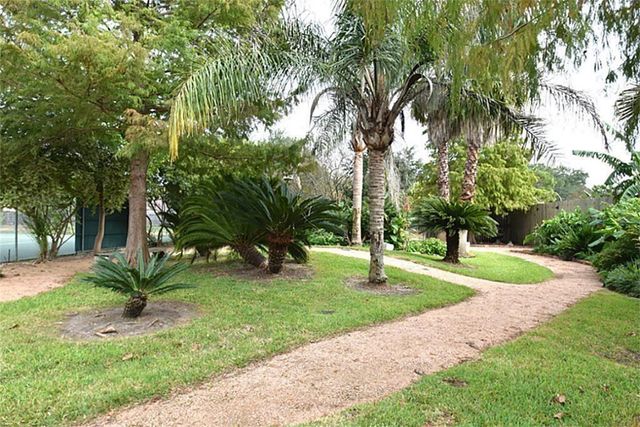 9323 Westwood Village Drive 6, Houston, TX 77036