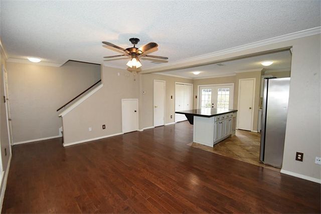 9323 Westwood Village Drive 6, Houston, TX 77036