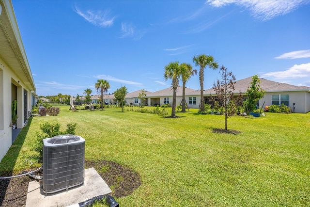 843 Persimmon Place, Fort Pierce, FL 34981