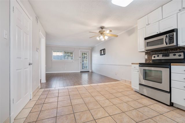 1207 W Wall Street 4, Grapevine, TX 76051