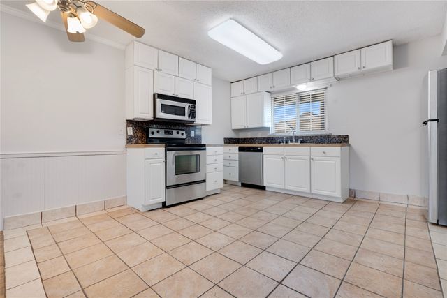 1207 W Wall Street 4, Grapevine, TX 76051