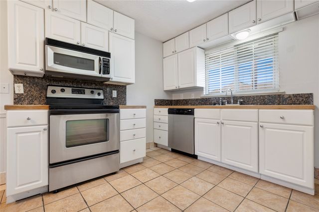 1207 W Wall Street 4, Grapevine, TX 76051