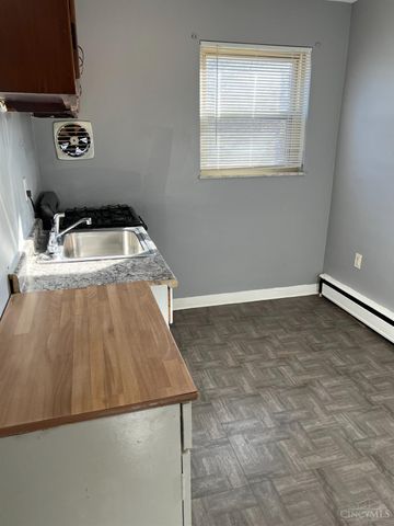 1002 Winfield Avenue, Cincinnati, OH 45205